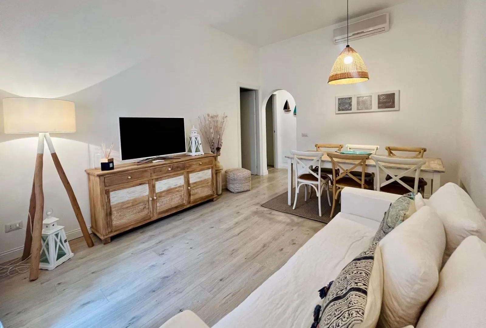 Charming Apartment Just Two Steps From The Sea Lido di Camaiore Italy
