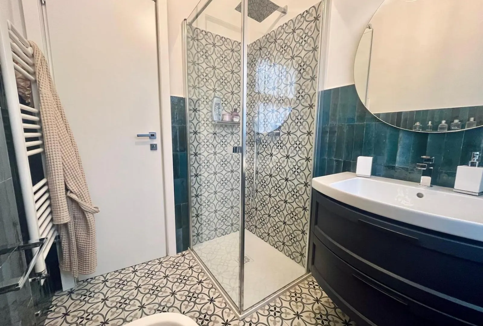 Charming Apartment Just Two Steps From The Sea Lido di Camaiore Italy