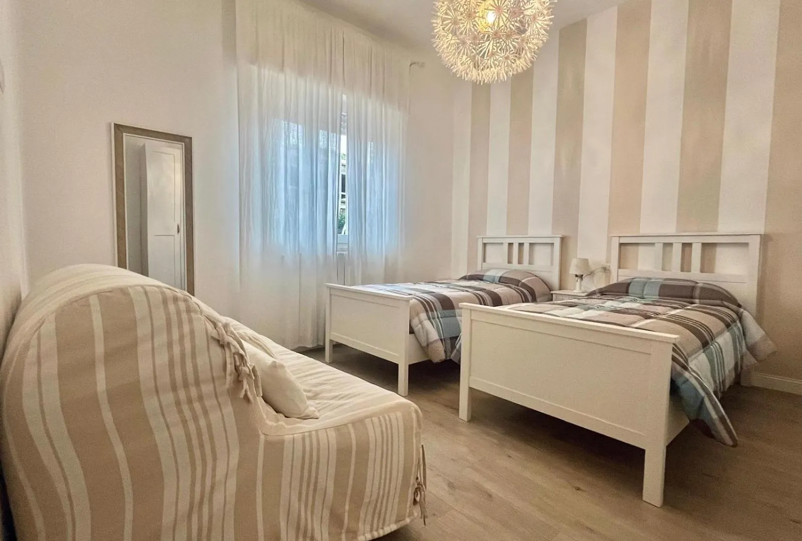 Charming Apartment Just Two Steps From The Sea Lido di Camaiore